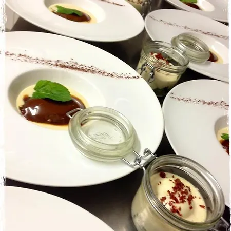 Le Petit Cafe 3*