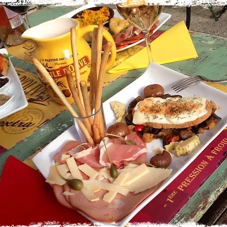 Le Petit Cafe Bed & Breakfast Oppede