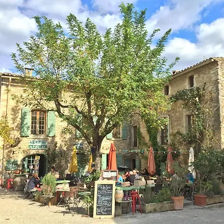 Le Petit Cafe Oppede