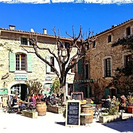 Le Petit Cafe 3* Oppède