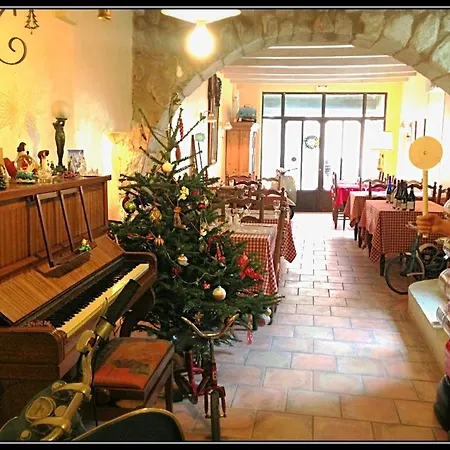 Le Petit Cafe Oppède