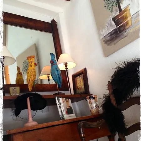 Bed & Breakfast Le Petit Cafe 3*